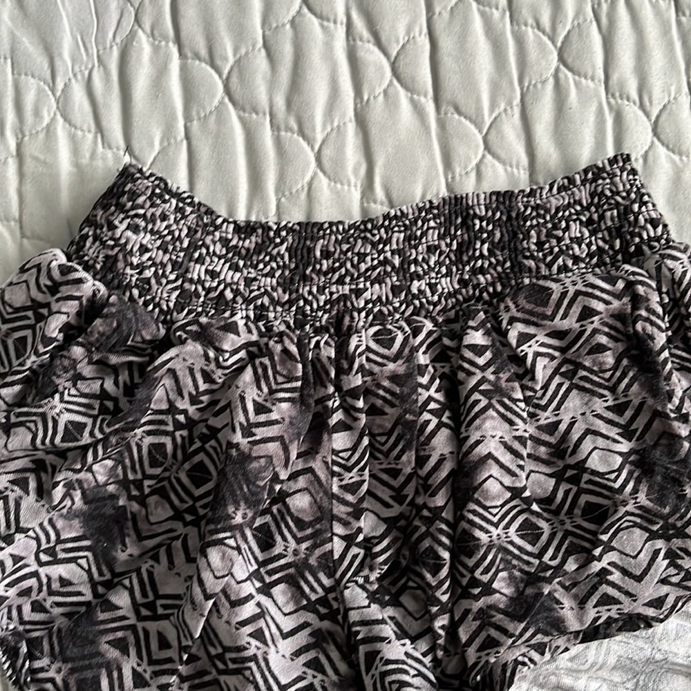 Shorts - Picture 2 of 3